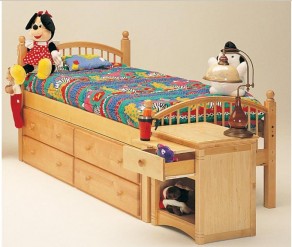 Giường gỗ trẻ em
